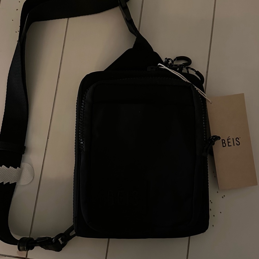 BNWT - BEIS Black Sport Sling